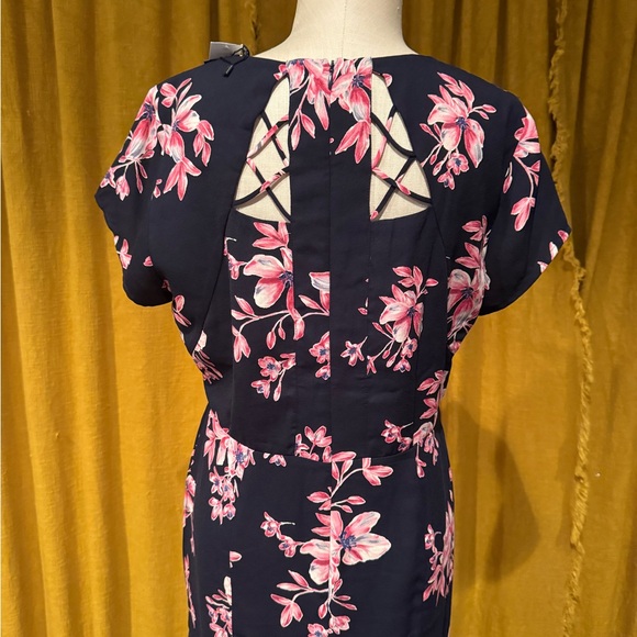 Precious Ruffled Dress - Picture 3 of 7